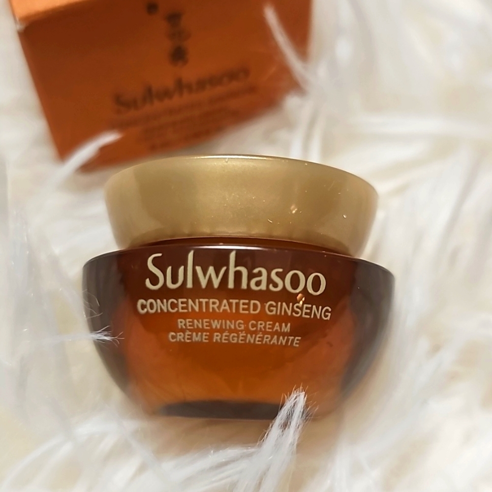 Sulwhasoo Concentrated Ginseng Renewing Cream 0.16 fl oz - Picture 3 of 7